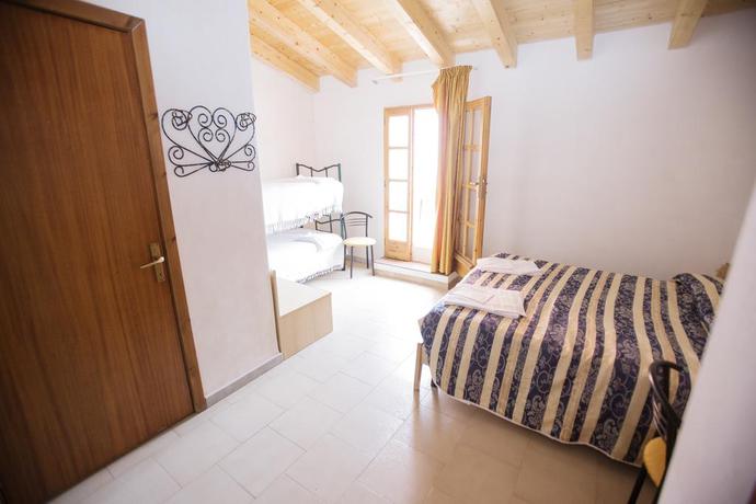 Imagen de la habitación del Hotel Paola, CARLOFORTE. Foto 9