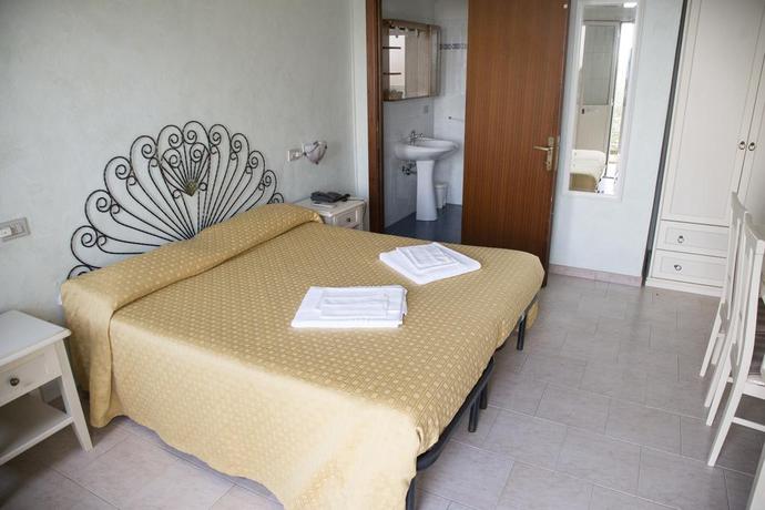 Imagen de la habitación del Hotel Paola, CARLOFORTE. Foto 10