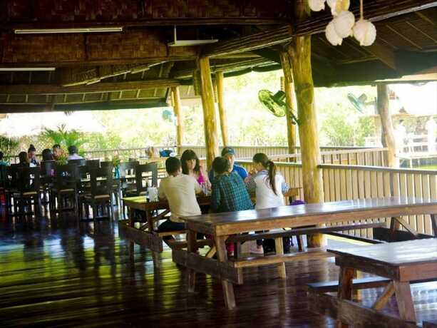 Imagen general del Hotel Papa Kit\'s Marina and Fishing Lagoon. Foto 15