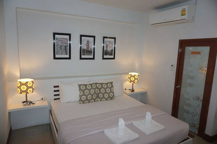 Imagen de la habitación del Hotel Papada Suite. Foto 19