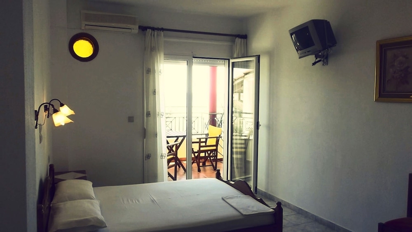 Imagen de la habitación del Hotel Papagalos. Foto 2