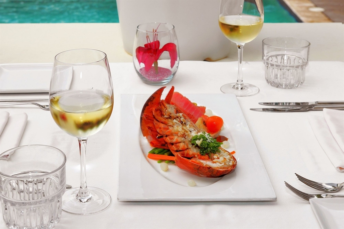 Imagen del bar/restaurante del Hotel Papagayo Beach Resort. Foto 8