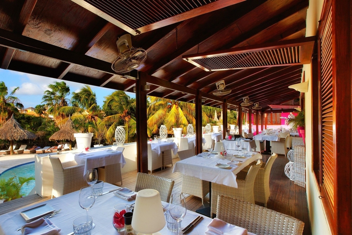 Imagen del bar/restaurante del Hotel Papagayo Beach Resort. Foto 12