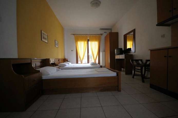 Imagen de la habitación del Hotel Papanikolaou. Foto 7