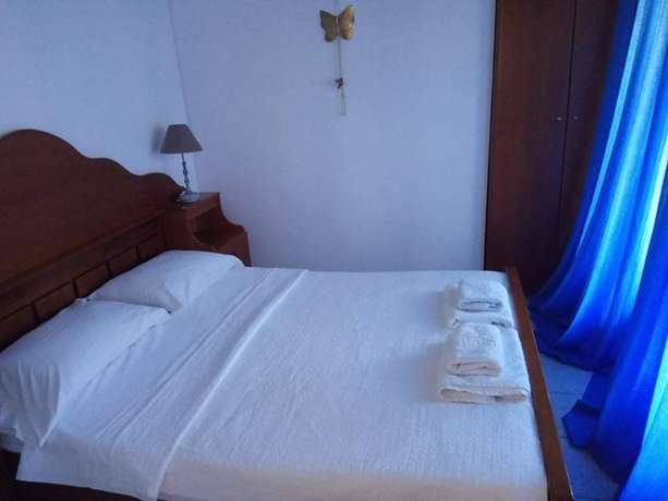 Imagen de la habitación del Hotel Papanikolaou. Foto 9