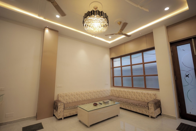 Imagen de los interiores del Hotel Papaya Leaf Comfort Nathdwara. Foto 11