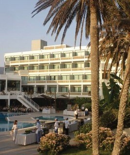 Imagen del bar/restaurante del Hotel Paphian Bay. Foto 6