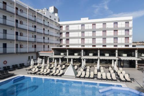 Imagen de los exteriores del Hotel Papi Blau. Foto 6