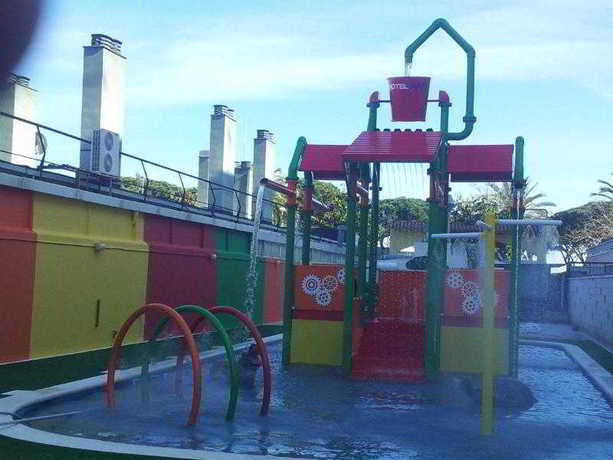 Imagen de la piscina del Hotel Papi. Foto 9