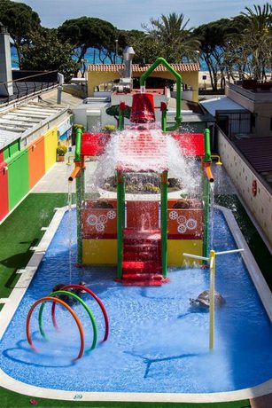 Imagen de la piscina del Hotel Papi. Foto 10