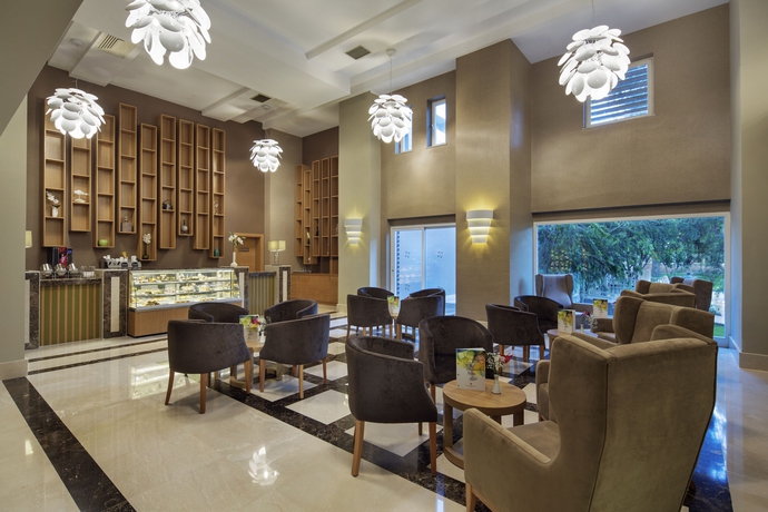 Imagen del bar/restaurante del Hotel Papillon Ayscha Resort and Spa - All Inclusive. Foto 4