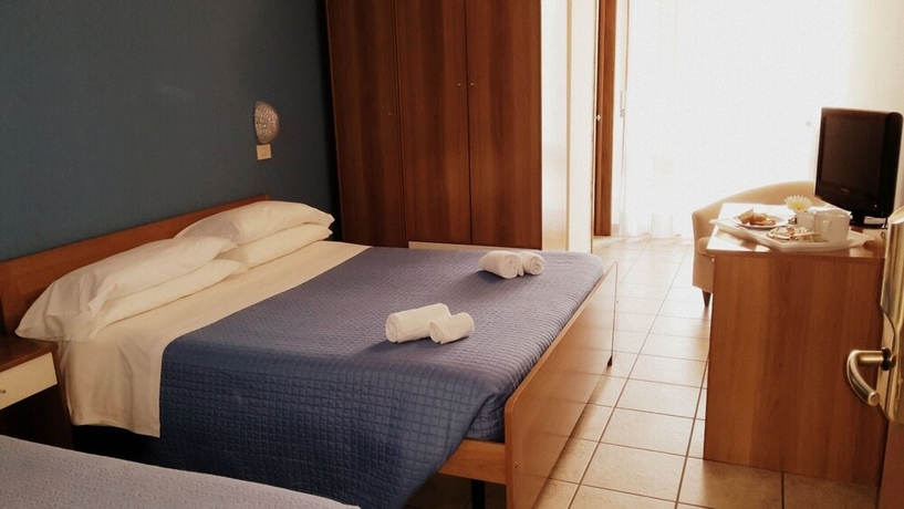 Imagen de la habitación del Hotel Papillon. Foto 14