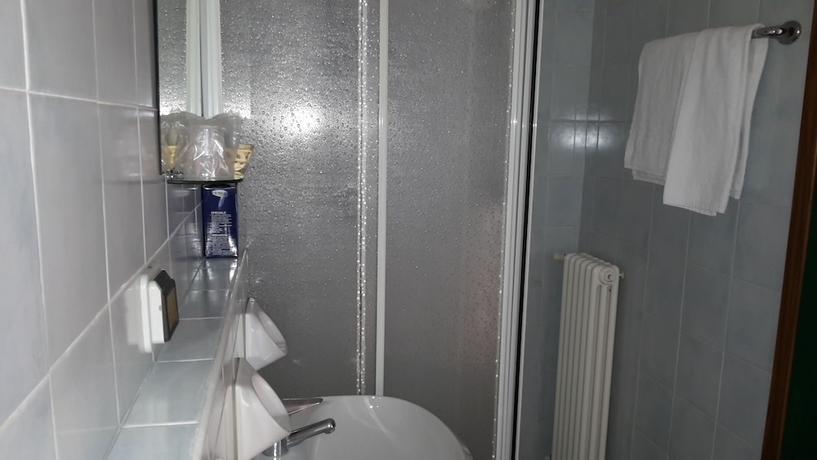 Imagen de la habitación del Hotel Papillon. Foto 16