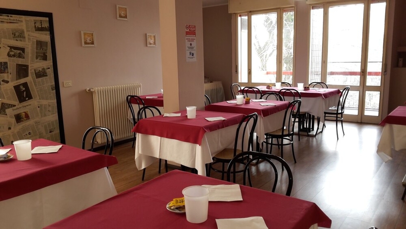 Imagen del bar/restaurante del Hotel Papillon, San Polo dEnza. Foto 4
