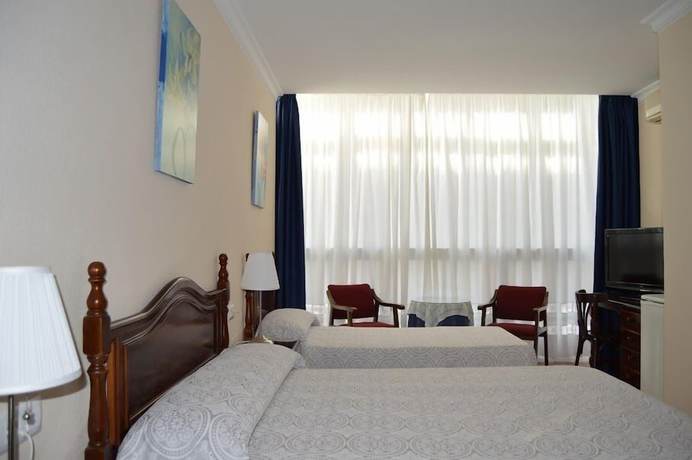 Imagen de la habitación del Hotel Paquita, Chipiona. Foto 13