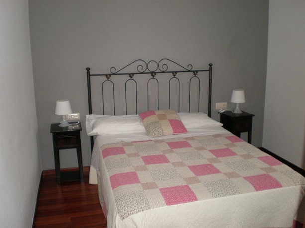 Imagen de la habitación del Hotel Parada De Francos. Foto 3