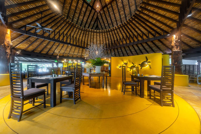 Imagen del bar/restaurante del Hotel Paradee. Foto 2