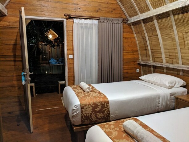 Imagen de la habitación del Hotel Paradesa Villa. Foto 25