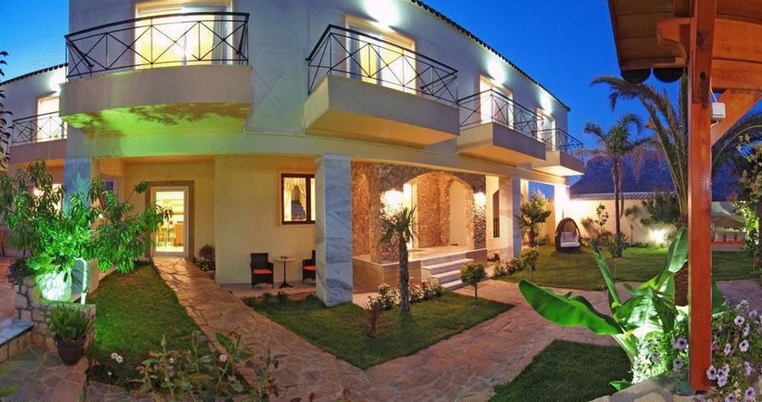 Imagen de los exteriores del Hotel Paradice Luxury Suites. Foto 7