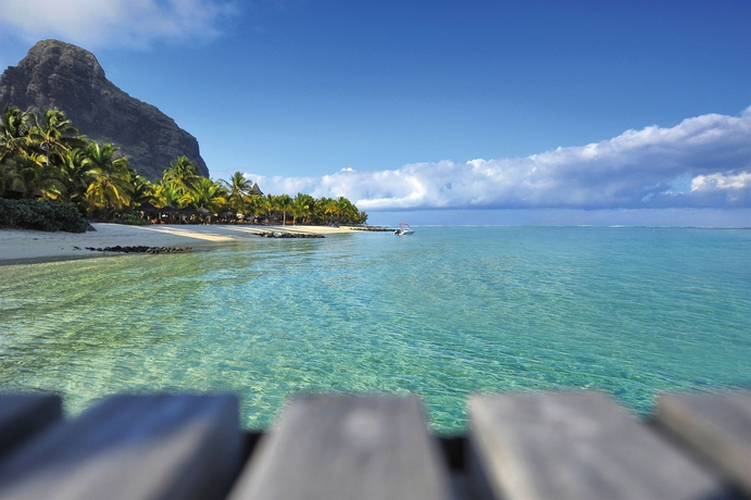 Imagen de los exteriores del Hotel Paradis Beachcomber Golf Resort and Spa. Foto 9