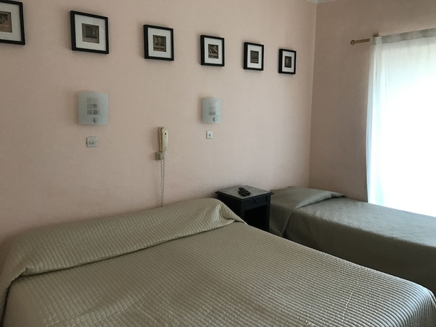Imagen de la habitación del Hotel Paradis, Bormes-les-Mimosas. Foto 15