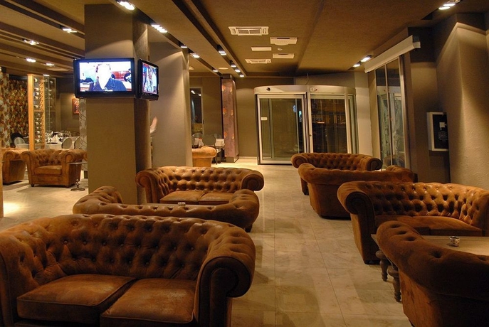 Imagen de los interiores del Hotel Paradis Cluj Napoca. Foto 5