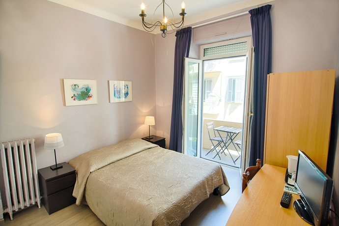 Imagen de los interiores del Hotel Paradis, Niza. Foto 5