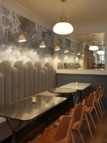 Imagen del bar/restaurante del Hotel Paradis, París. Foto 4