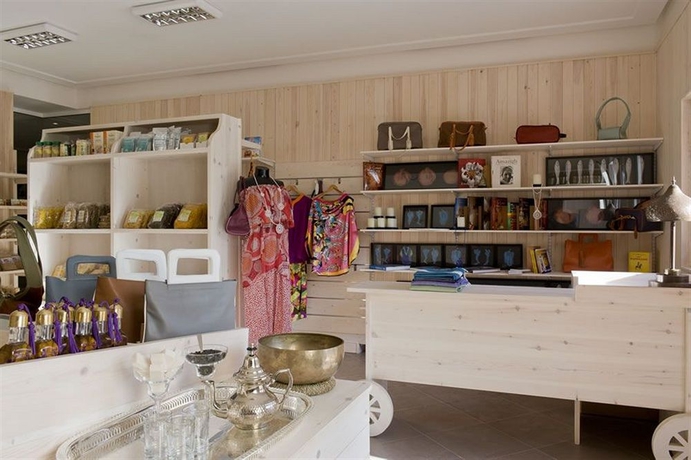 Imagen general del Hotel Paradis Plage Surf Yoga and Spa Resort. Foto 2