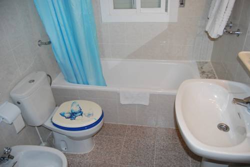 Imagen de la habitación del Hotel Paradis, Torredembarra. Foto 5