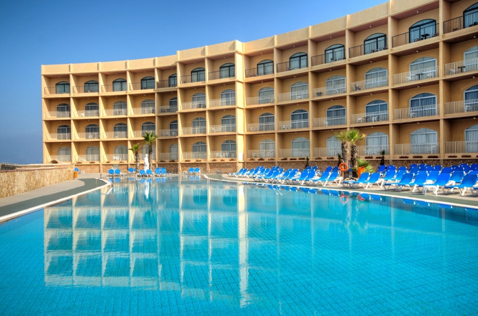 Imagen de la piscina del Hotel Paradise Bay Resort, Mellieha. Foto 14