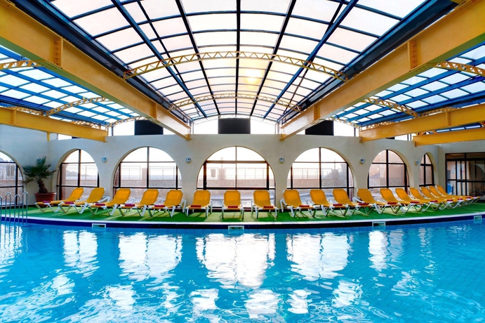 Imagen de la piscina del Hotel Paradise Bay Resort, Mellieha. Foto 16