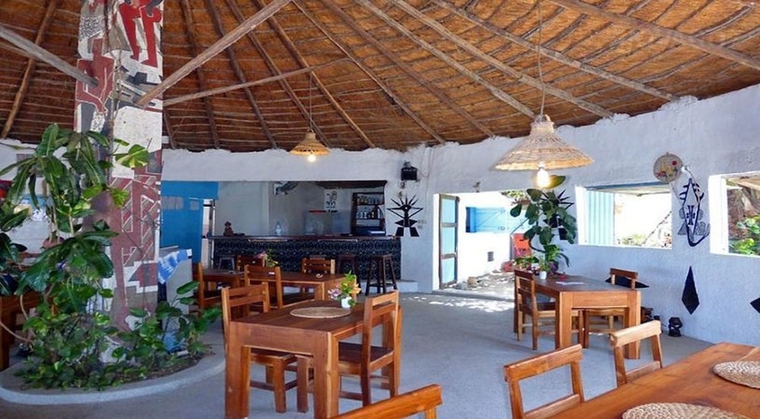 Imagen del bar/restaurante del Hotel Paradise Campement Auberge. Foto 2