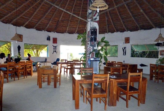 Imagen del bar/restaurante del Hotel Paradise Campement Auberge. Foto 3