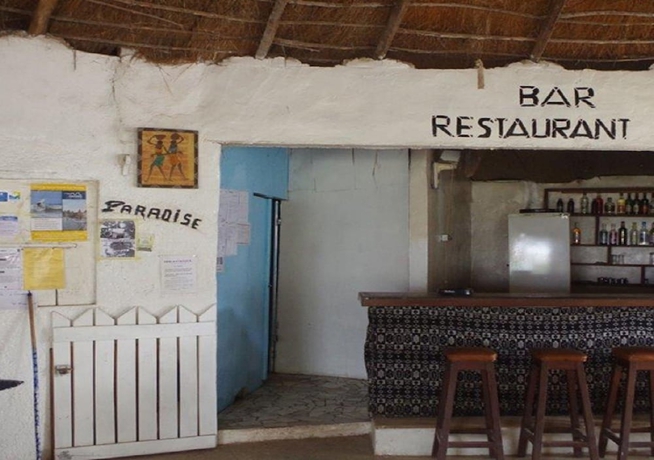 Imagen del bar/restaurante del Hotel Paradise Campement Auberge. Foto 5