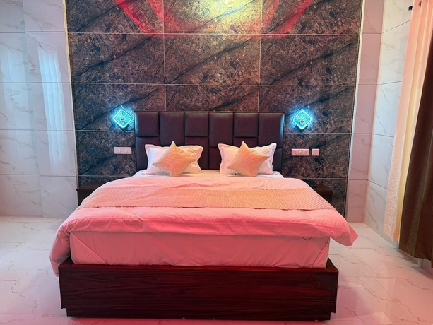 Imagen de la habitación del Hotel Paradise - Chandigarh. Foto 9