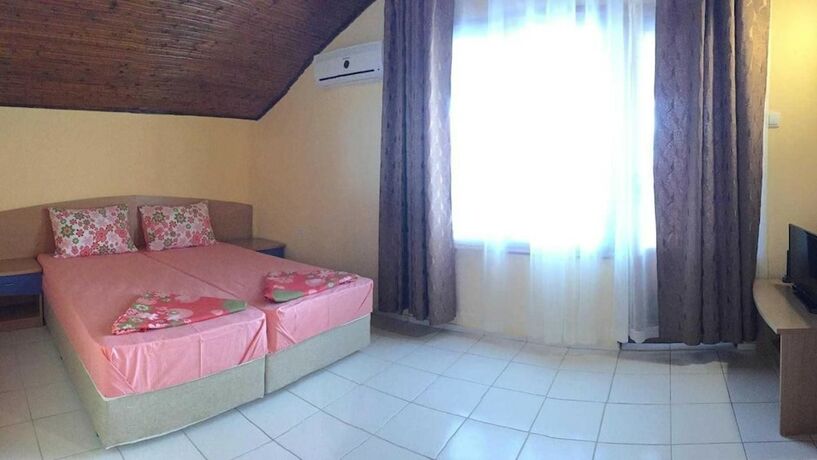 Imagen general del Hotel Paradise Chernomorets. Foto 4