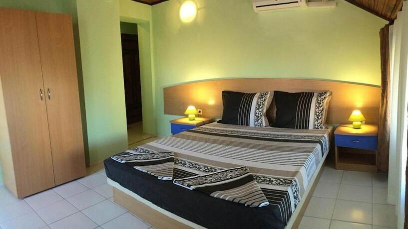 Imagen de la habitación del Hotel Paradise Chernomorets. Foto 16