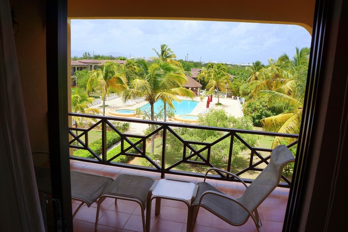 Imagen de la habitación del Hotel Paradise Cove Resort. Foto 2