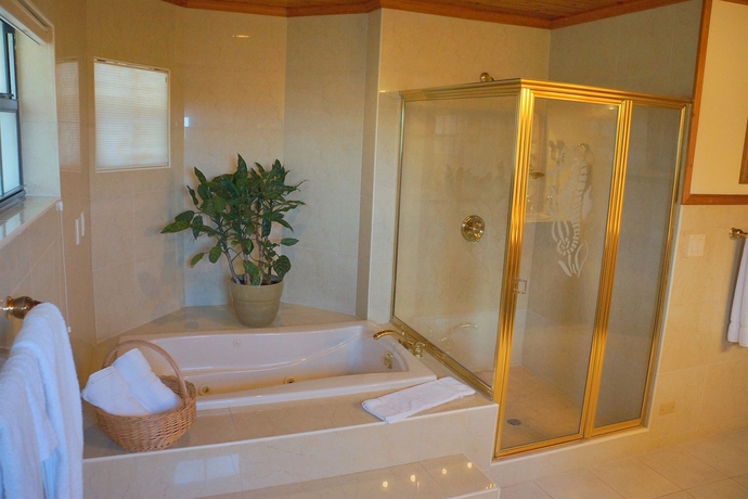 Imagen de la habitación del Hotel Paradise Cove Resort. Foto 3