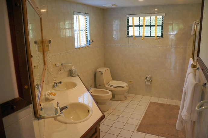 Imagen de la habitación del Hotel Paradise Cove Resort. Foto 7