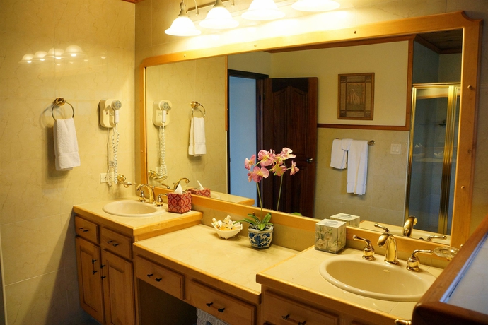 Imagen de la habitación del Hotel Paradise Cove Resort. Foto 11