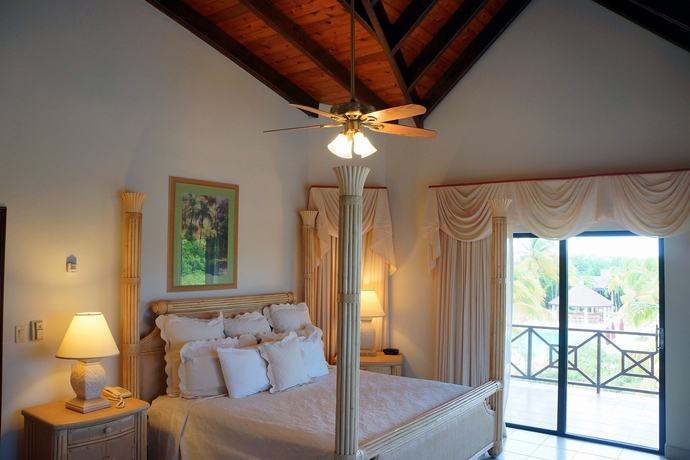 Imagen de la habitación del Hotel Paradise Cove Resort. Foto 14