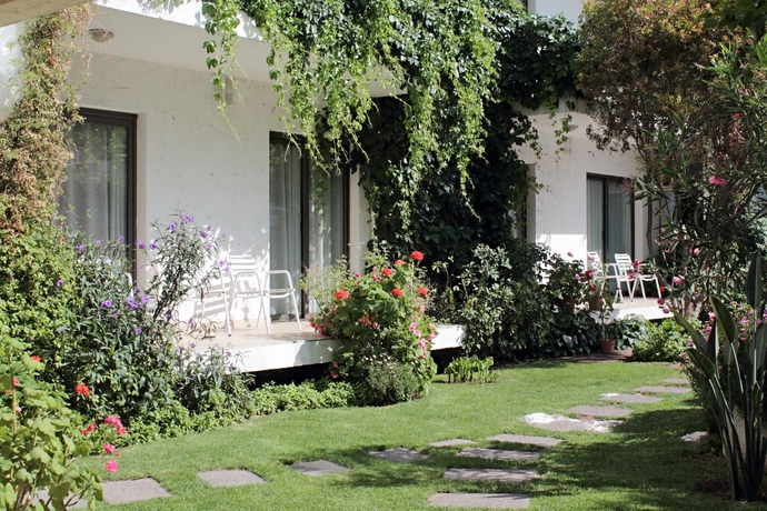 Imagen de los exteriores del Hotel Paradise Departamentos. Foto 13