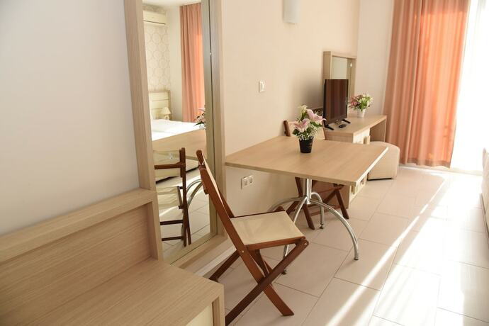 Imagen general del Hotel Paradise Garden, Sozopol. Foto 10
