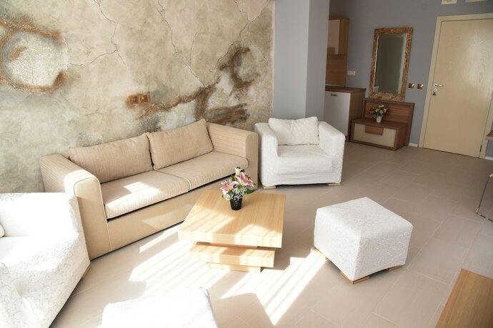 Imagen de la habitación del Hotel Paradise Garden, Sozopol. Foto 11