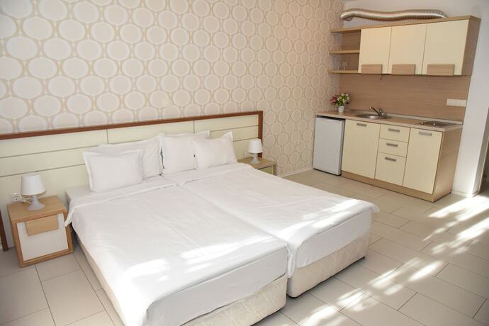 Imagen de la habitación del Hotel Paradise Garden, Sozopol. Foto 16