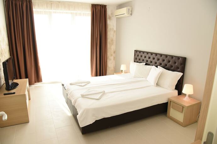 Imagen de la habitación del Hotel Paradise Garden, Sozopol. Foto 18