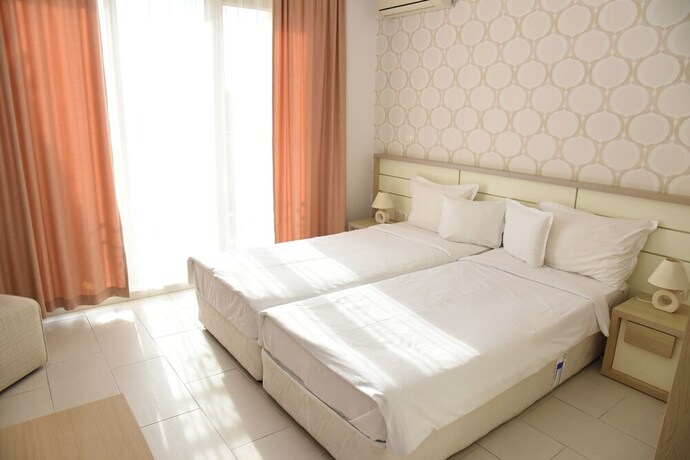 Imagen de la habitación del Hotel Paradise Garden, Sozopol. Foto 19