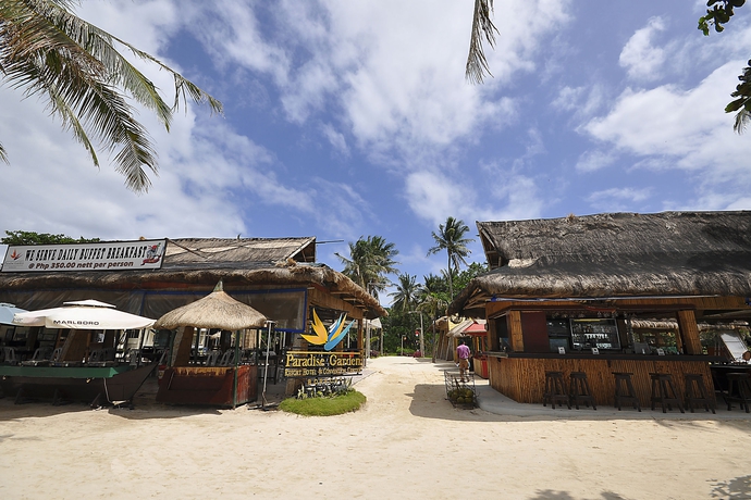 Imagen de los exteriores del Hotel Paradise Garden and Convention Boracay Powered By Aston. Foto 12